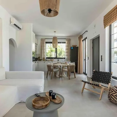 Semesterbostad Nikole House By The Sea *